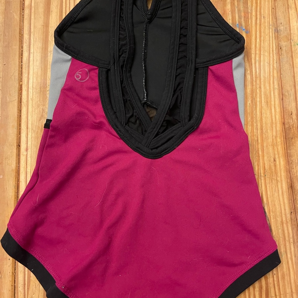 Five dance wear